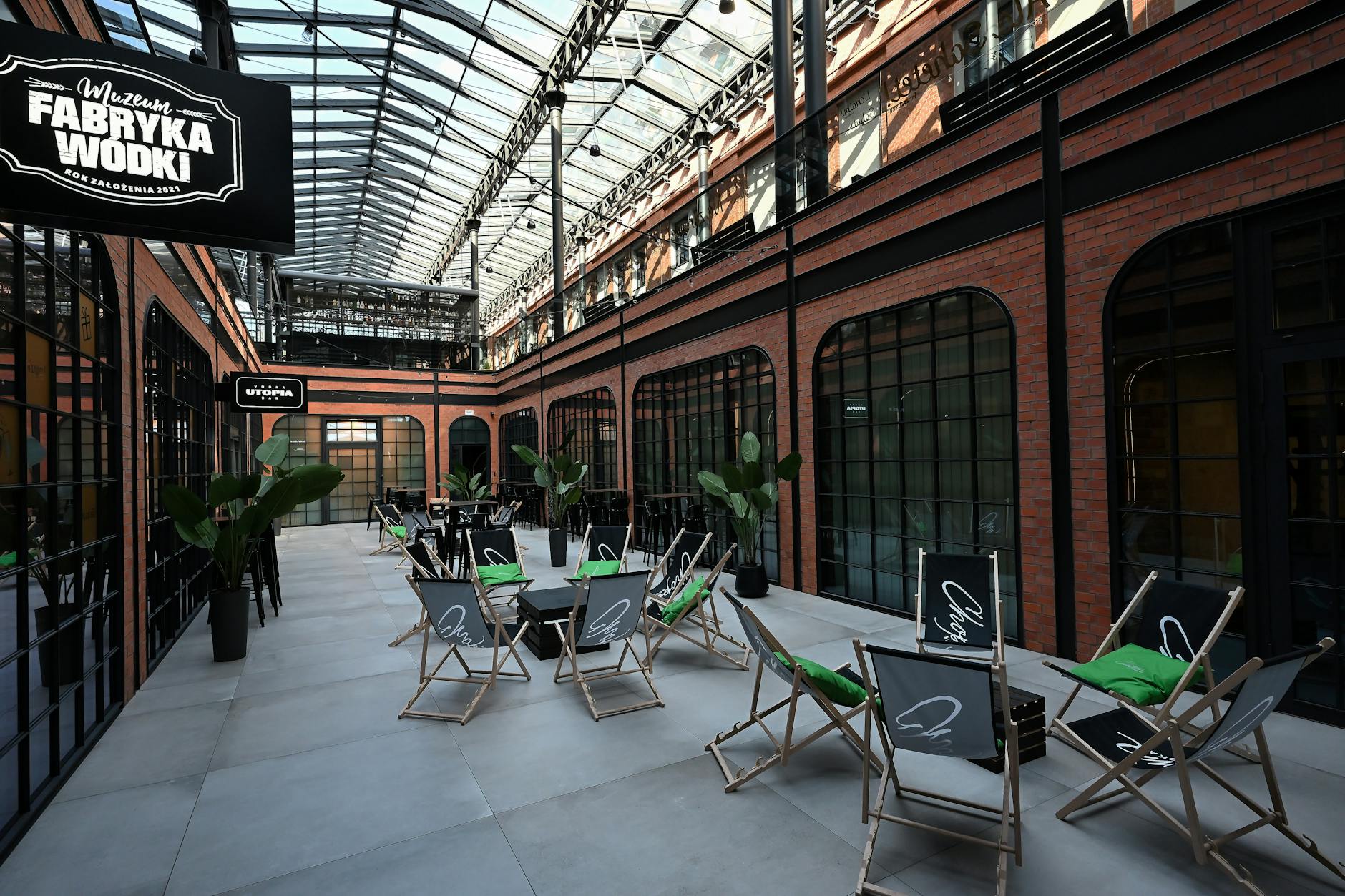 Panorama miasta Wojkowice z widocznymi budynkami i terenami zielonymi